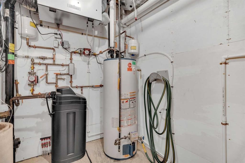 33 Sisson Avenue, Red Deer, AB - Indoor Photo Showing Basement