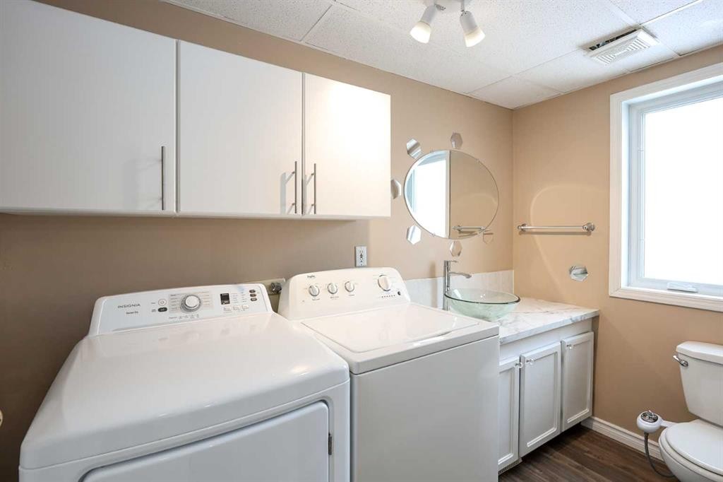 70 Mclevin Crescent, Red Deer, AB - Indoor Photo Showing Laundry Room