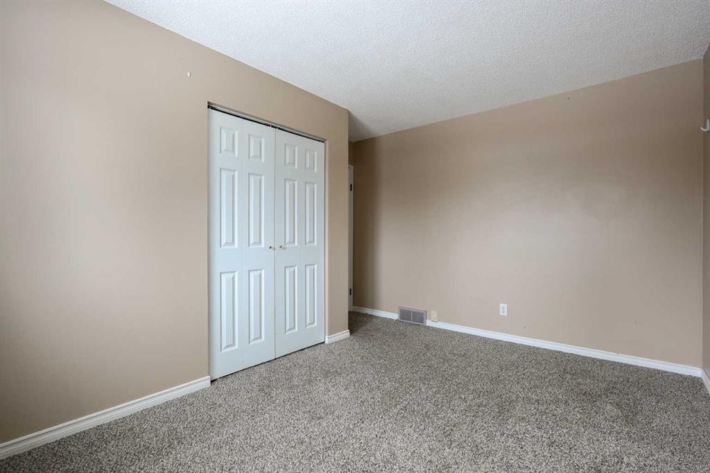 70 Mclevin Crescent, Red Deer, AB - Indoor Photo Showing Other Room