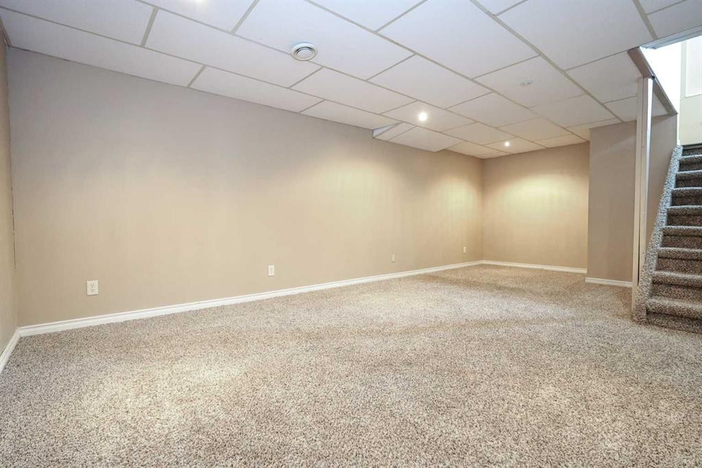 70 Mclevin Crescent, Red Deer, AB - Indoor Photo Showing Other Room