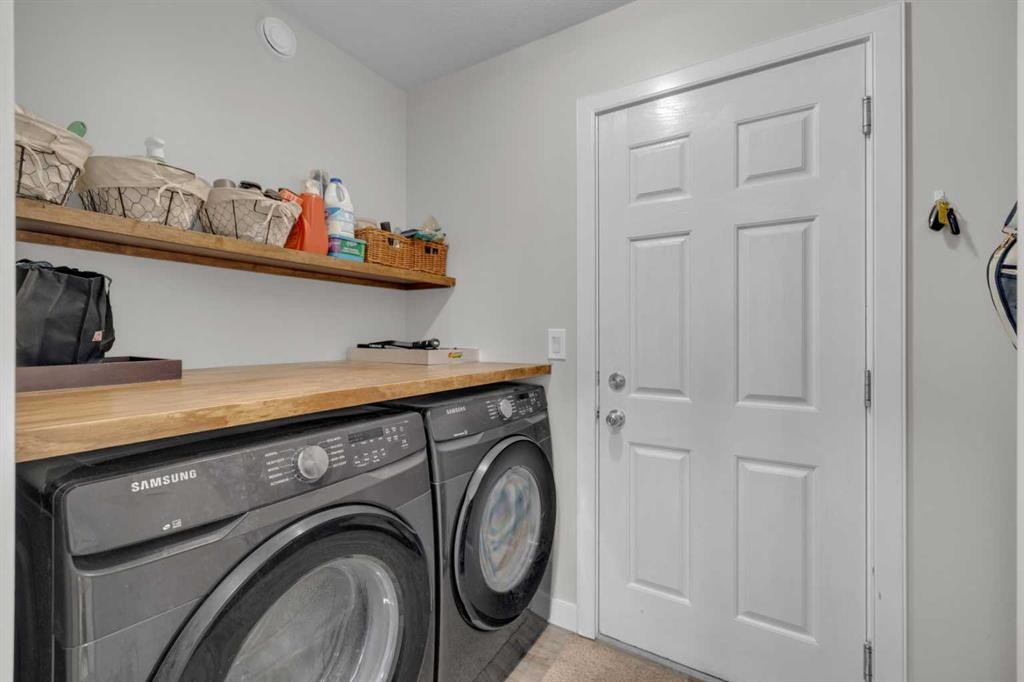 156 Wiley Crescent, Red Deer, AB - Indoor Photo Showing Laundry Room