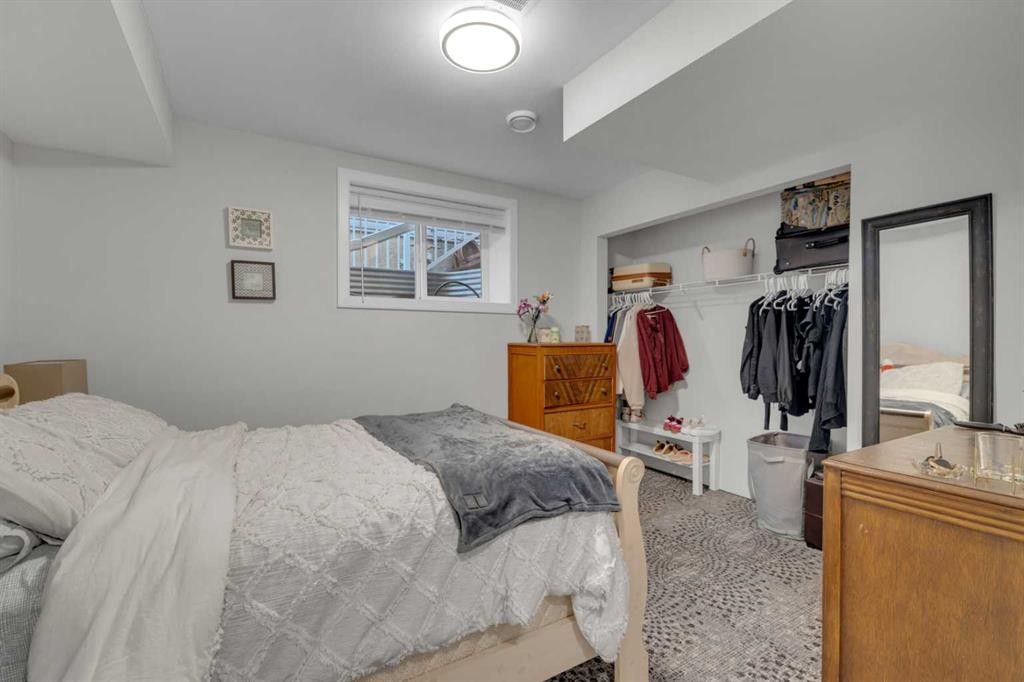 156 Wiley Crescent, Red Deer, AB - Indoor Photo Showing Bedroom