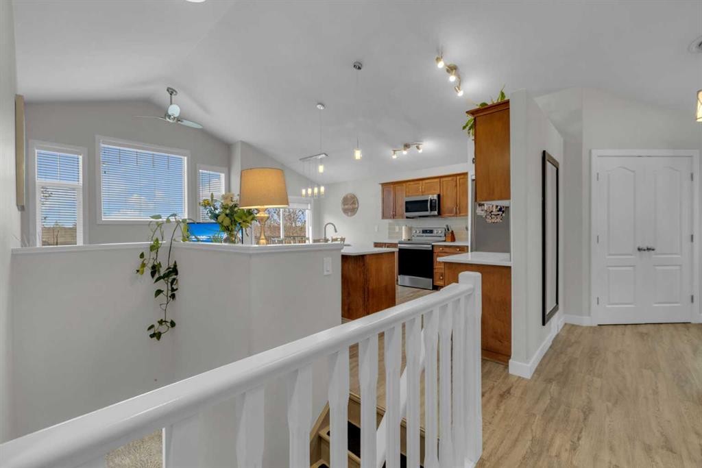 156 Wiley Crescent, Red Deer, AB - Indoor Photo Showing Kitchen