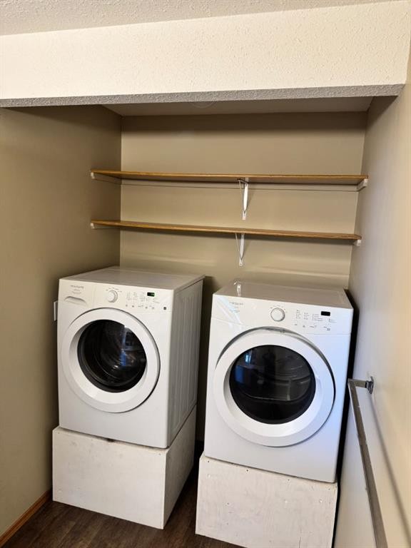 61 Lakeview Close, Blackfalds, AB - Indoor Photo Showing Laundry Room