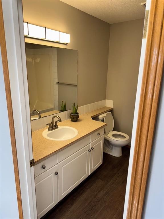 61 Lakeview Close, Blackfalds, AB - Indoor Photo Showing Bathroom
