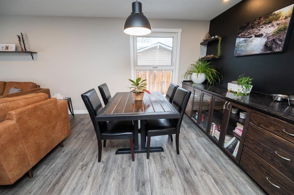 15 Malcolm Crescent, Red Deer, AB - Indoor Photo Showing Dining Room
