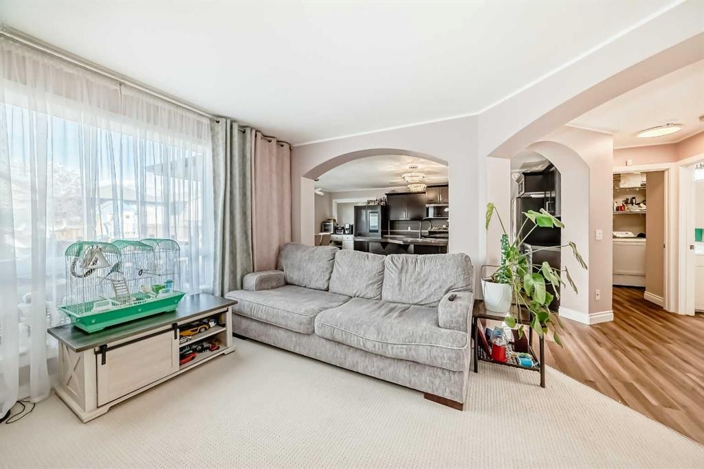 20 Bowman Circle, Sylvan Lake, AB - Indoor Photo Showing Living Room