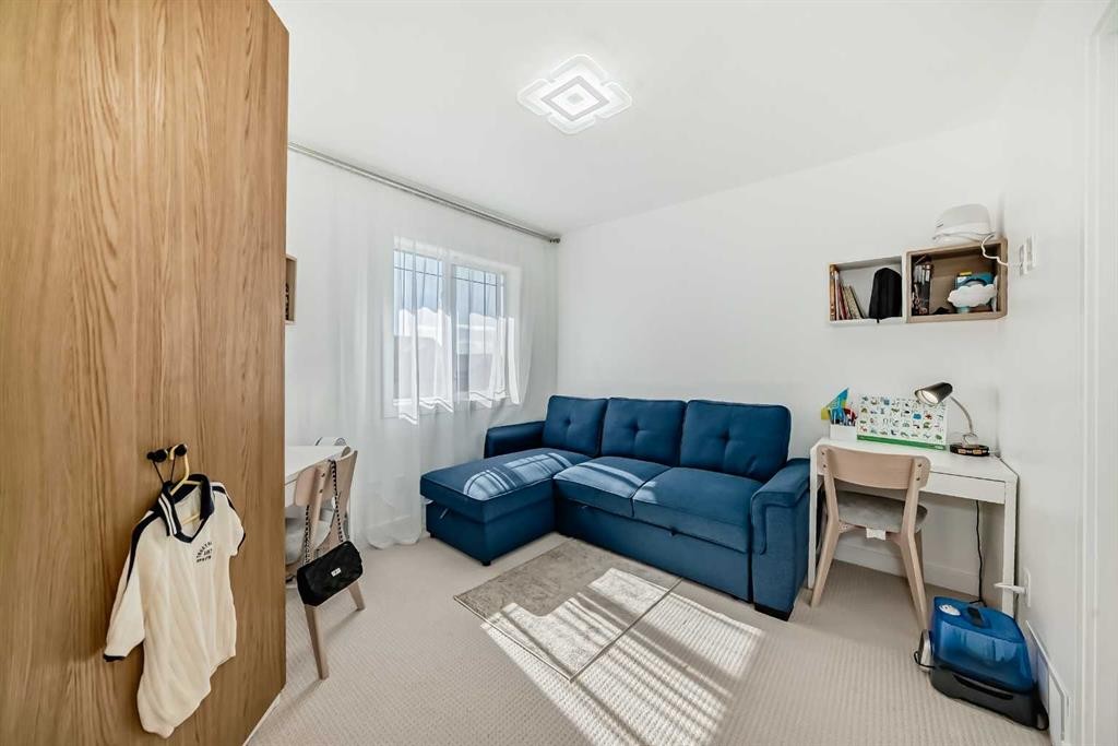 20 Bowman Circle, Sylvan Lake, AB - Indoor Photo Showing Other Room