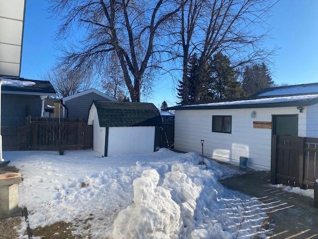 5809 43 Avenue, Camrose, AB - Outdoor