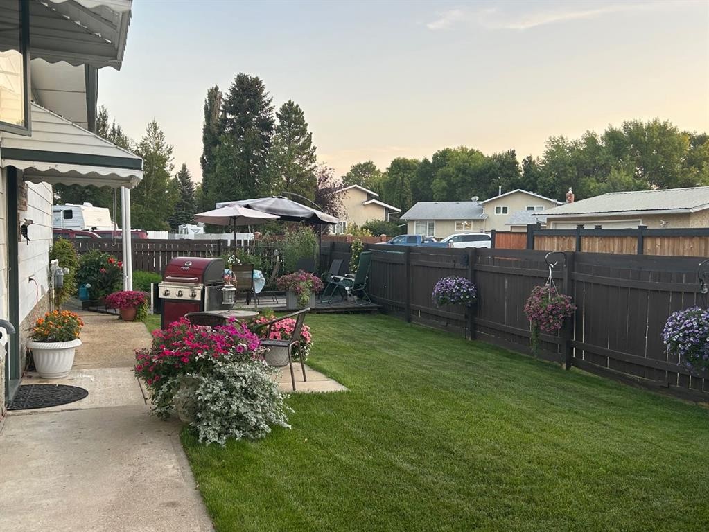 5809 43 Avenue, Camrose, AB - Outdoor