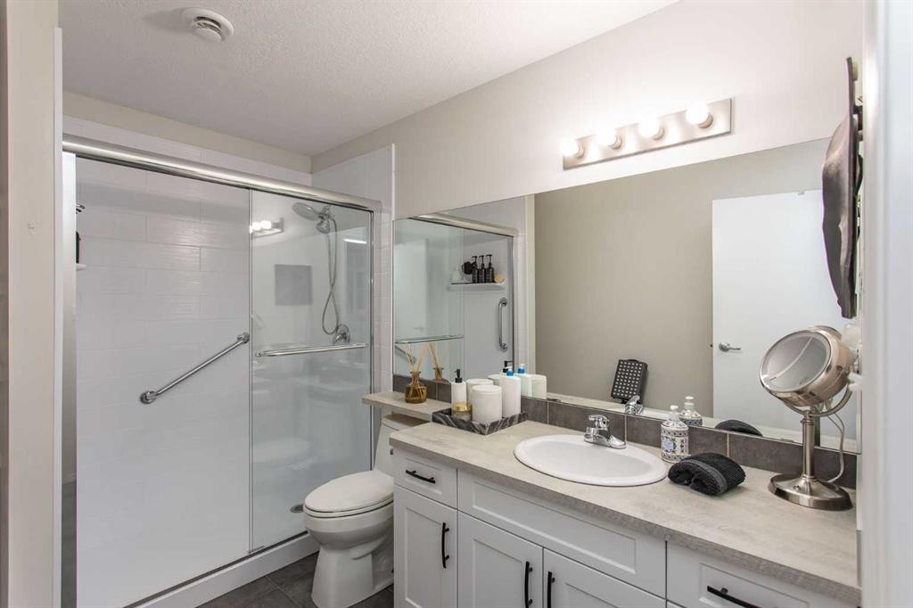 4-20 Jacobs Close, Red Deer, AB