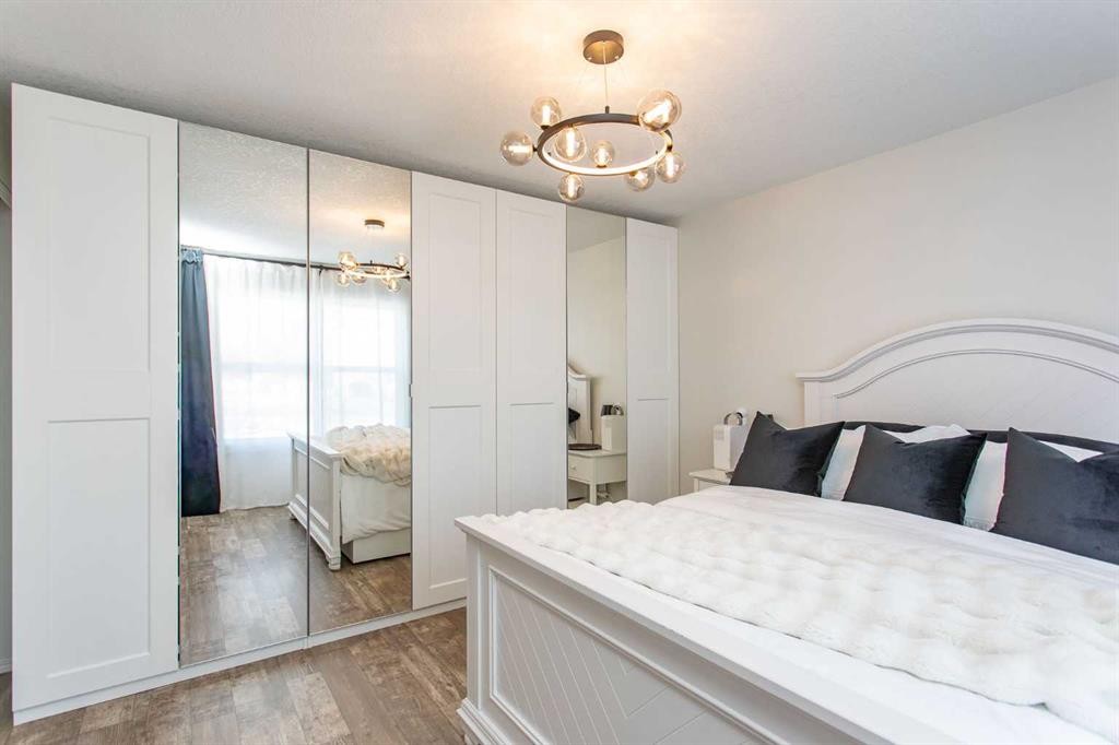 4-20 Jacobs Close, Red Deer, AB