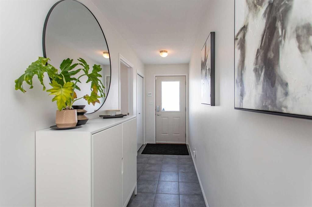 4-20 Jacobs Close, Red Deer, AB