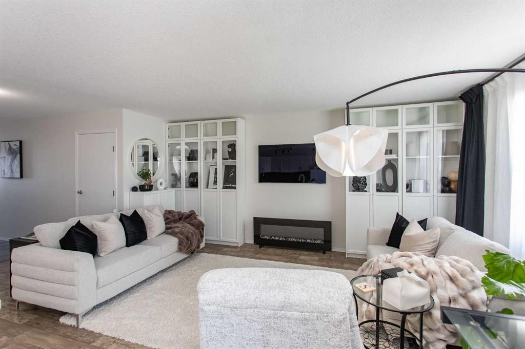 4-20 Jacobs Close, Red Deer, AB