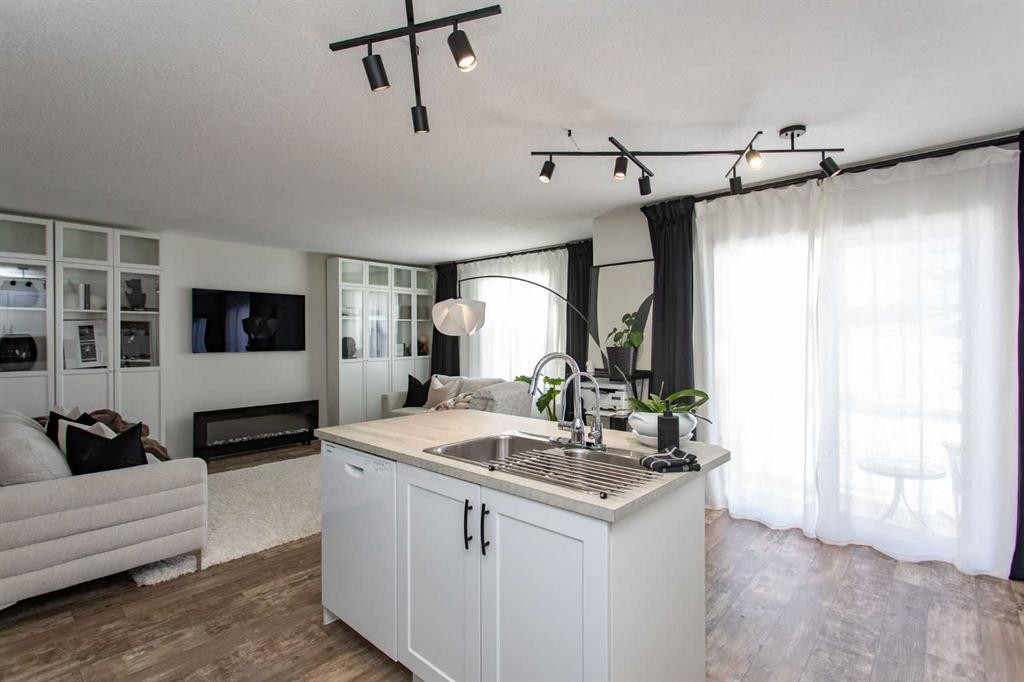 4-20 Jacobs Close, Red Deer, AB