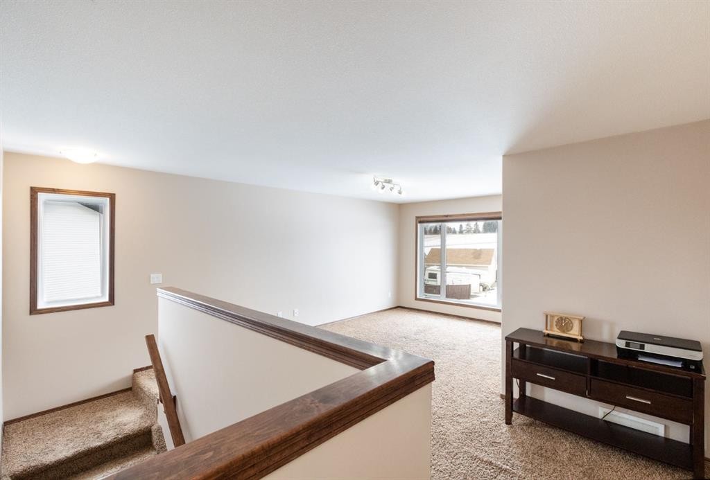 4828 55 Boulevard Close, Innisfail, AB - Indoor Photo Showing Other Room