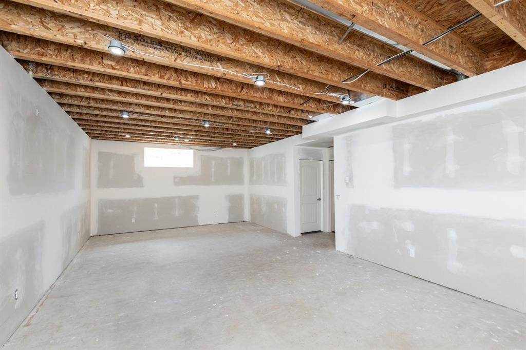 4828 55 Boulevard Close, Innisfail, AB - Indoor Photo Showing Basement