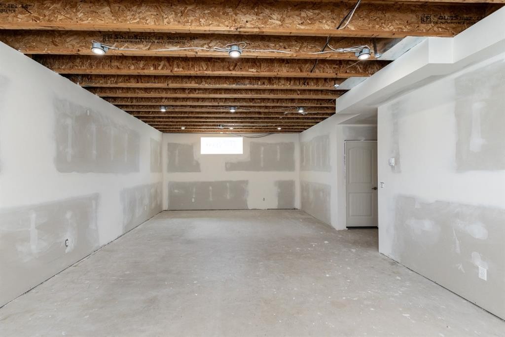 4828 55 Boulevard Close, Innisfail, AB - Indoor Photo Showing Basement