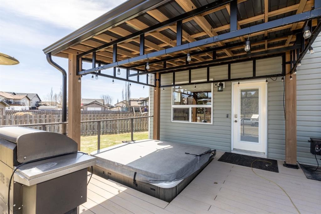 4828 55 Boulevard Close, Innisfail, AB - Outdoor With Deck Patio Veranda With Exterior