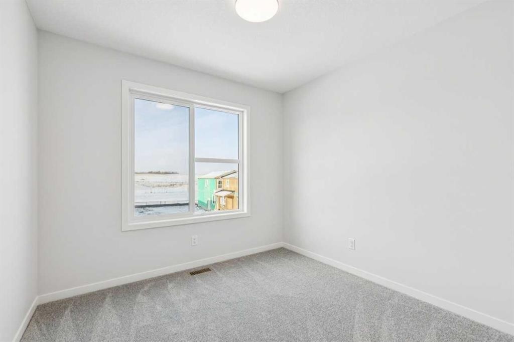 335 Herron Landing Ne, Calgary, AB - Indoor Photo Showing Other Room