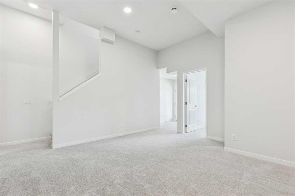 335 Herron Landing Ne, Calgary, AB - Indoor Photo Showing Other Room