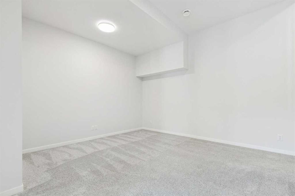 335 Herron Landing Ne, Calgary, AB - Indoor Photo Showing Other Room