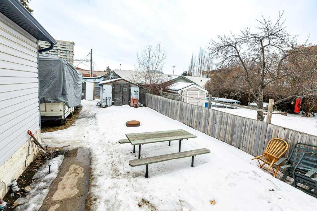 3629 51 Avenue, Red Deer, AB - Outdoor