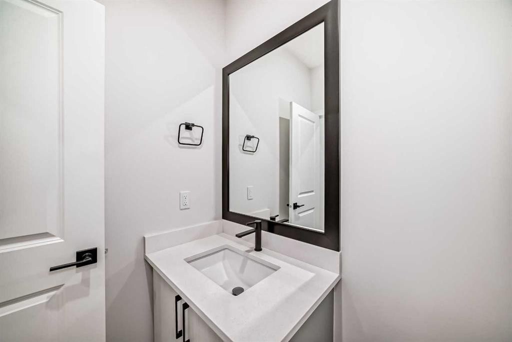 19 Lavelle Close, Red Deer, AB - Indoor Photo Showing Bathroom