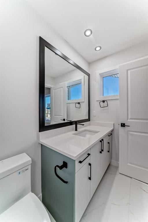 19 Lavelle Close, Red Deer, AB - Indoor Photo Showing Bathroom