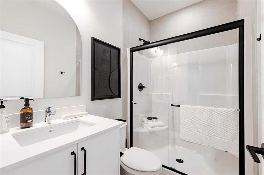 92 Ashlar Road Nw, Calgary, AB - Indoor Photo Showing Bathroom