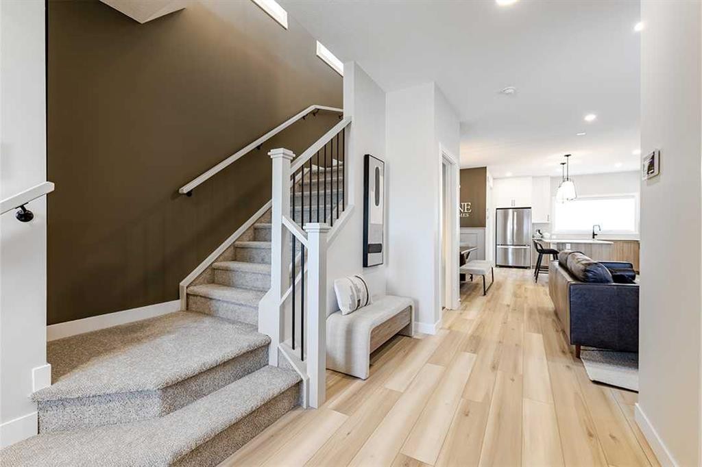 92 Ashlar Road Nw, Calgary, AB - Indoor Photo Showing Other Room