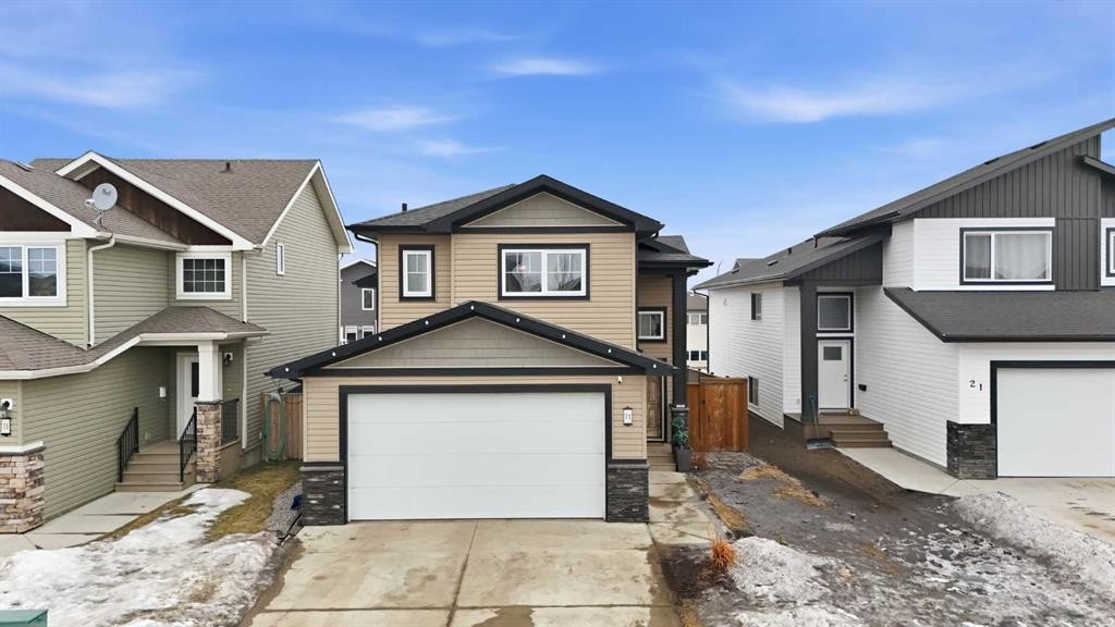 17 Vermont Close, Blackfalds, AB - Outdoor With Facade