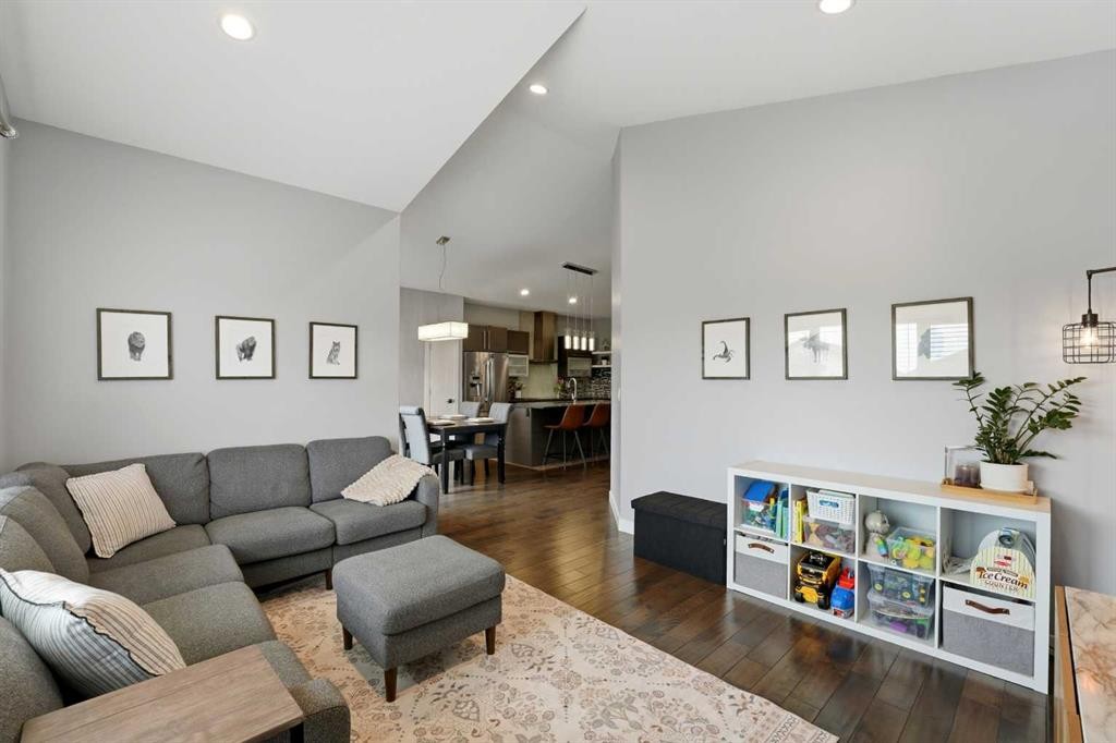 17 Vermont Close, Blackfalds, AB - Indoor Photo Showing Living Room