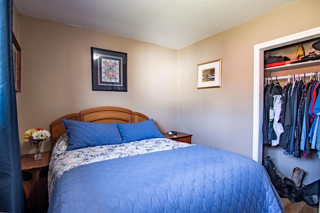 5914 56 Avenue, Red Deer, AB - Indoor Photo Showing Bedroom