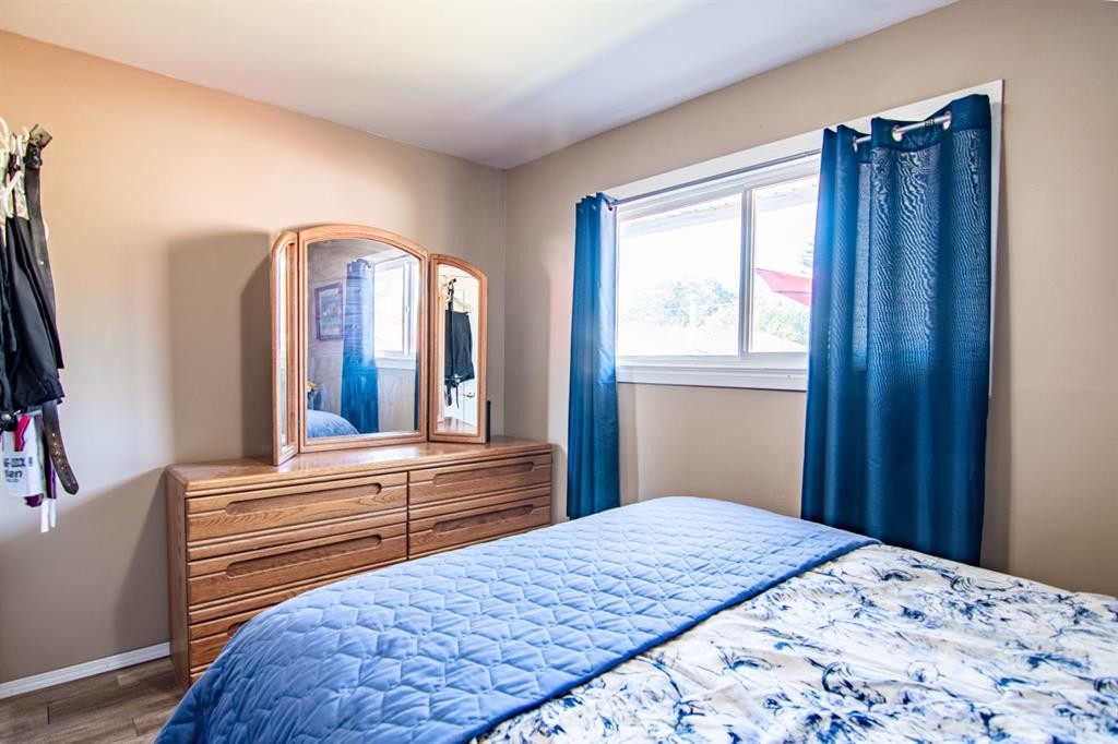 5914 56 Avenue, Red Deer, AB - Indoor Photo Showing Bedroom