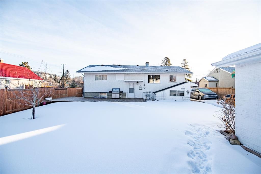 5914 56 Avenue, Red Deer, AB - Outdoor