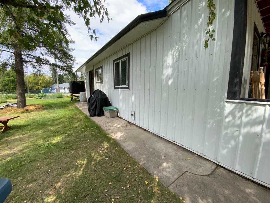 23 Mobile Drive Ne, Three Hills, AB