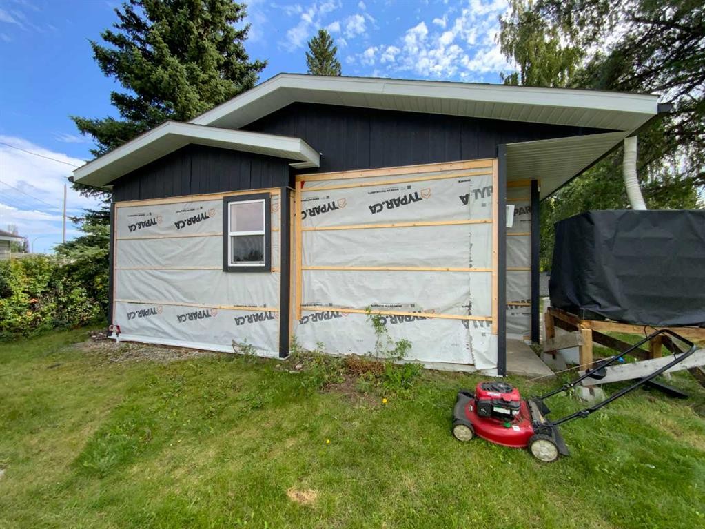 23 Mobile Drive Ne, Three Hills, AB