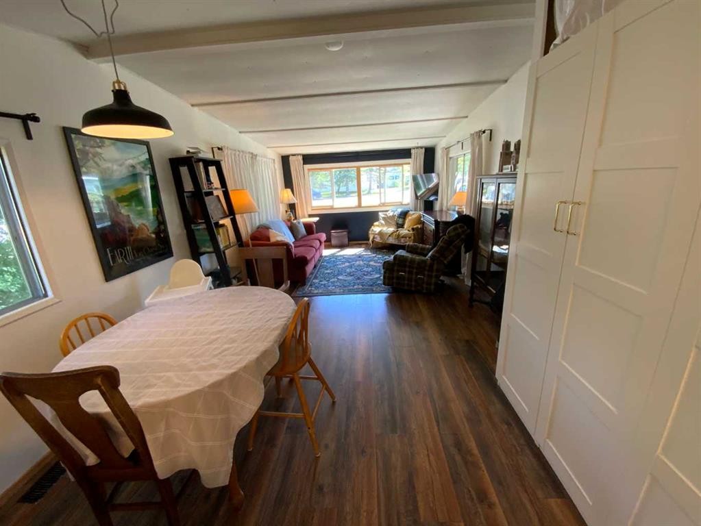 23 Mobile Drive Ne, Three Hills, AB