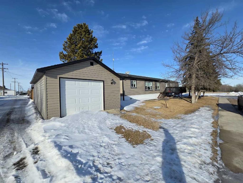 4916 49 Street, Botha, AB - Outdoor