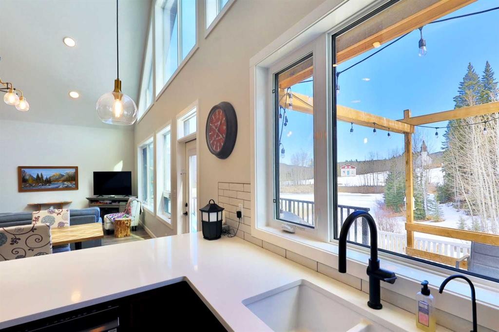 351 Elizabeth Avenue, Nordegg, AB - Indoor