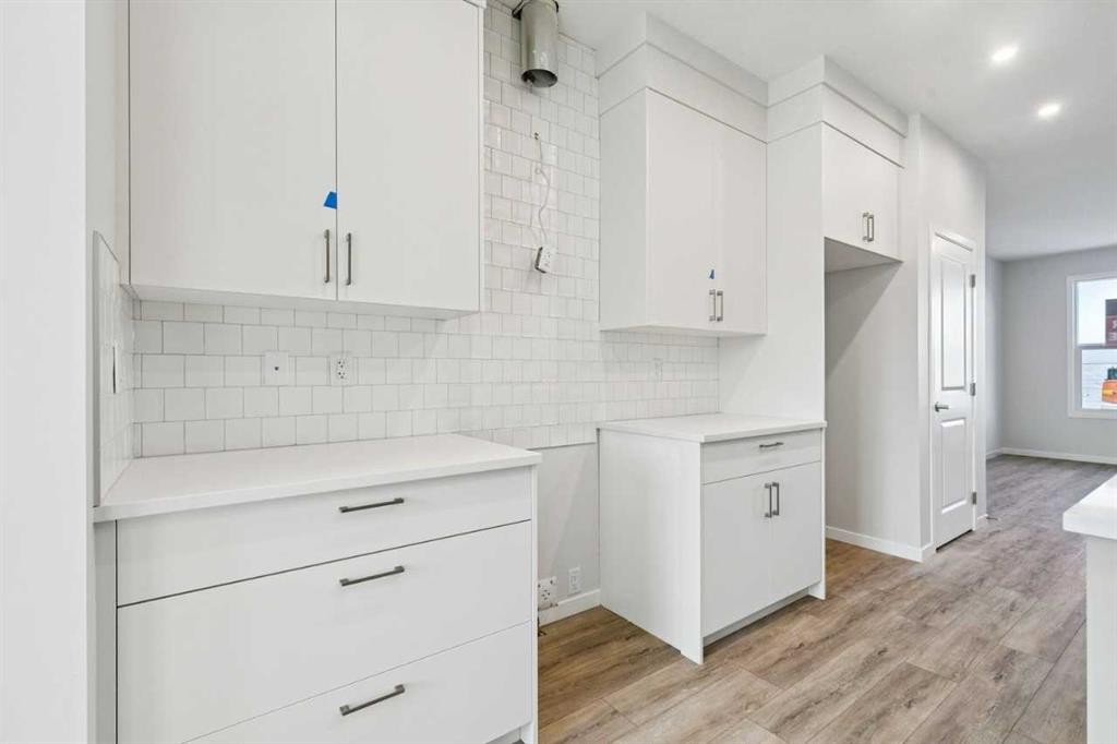 279 Herron Landing Ne, Calgary, AB - Indoor Photo Showing Kitchen