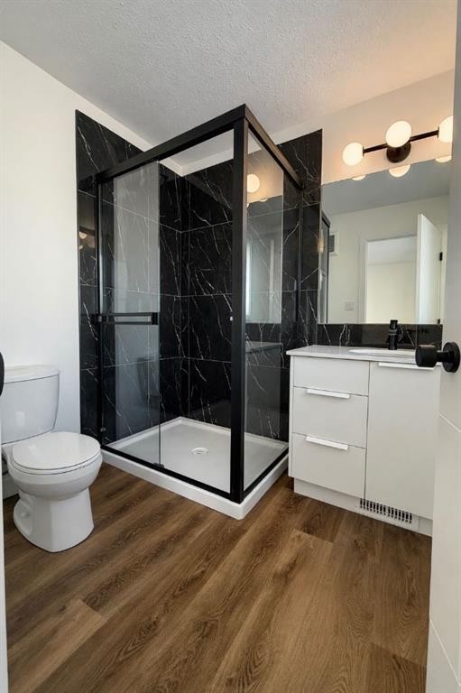 18 Violet Point, Sylvan Lake, AB - Indoor Photo Showing Bathroom