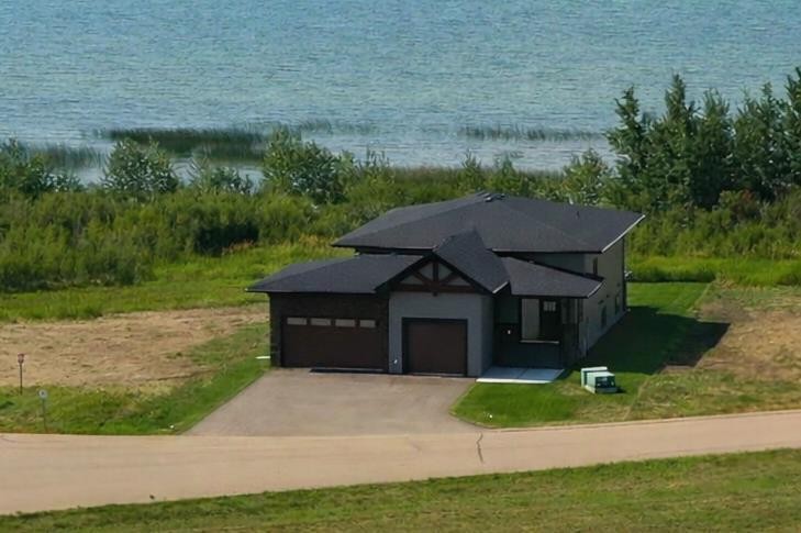 10 Twin Rose Court, Jarvis Bay, AB - Outdoor With Body Of Water
