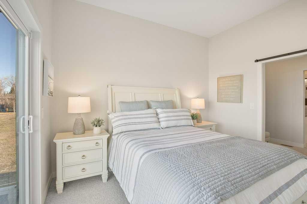 10 Twin Rose Court, Jarvis Bay, AB - Indoor Photo Showing Bedroom