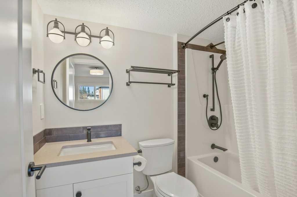 10 Twin Rose Court, Jarvis Bay, AB - Indoor Photo Showing Bathroom