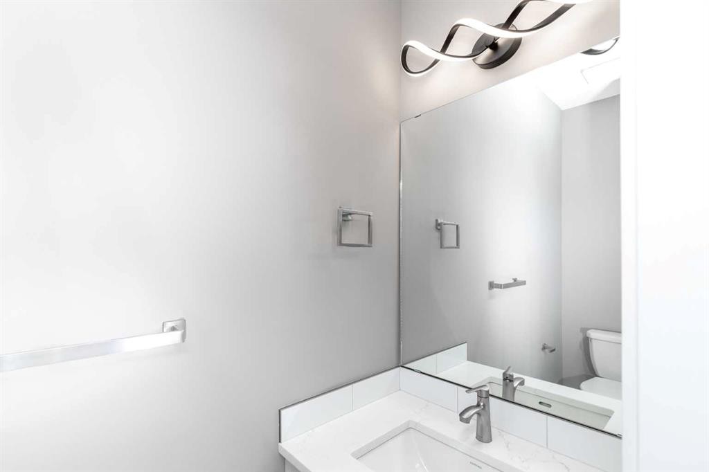 55 Everson Close, Red Deer, AB - Indoor Photo Showing Bathroom