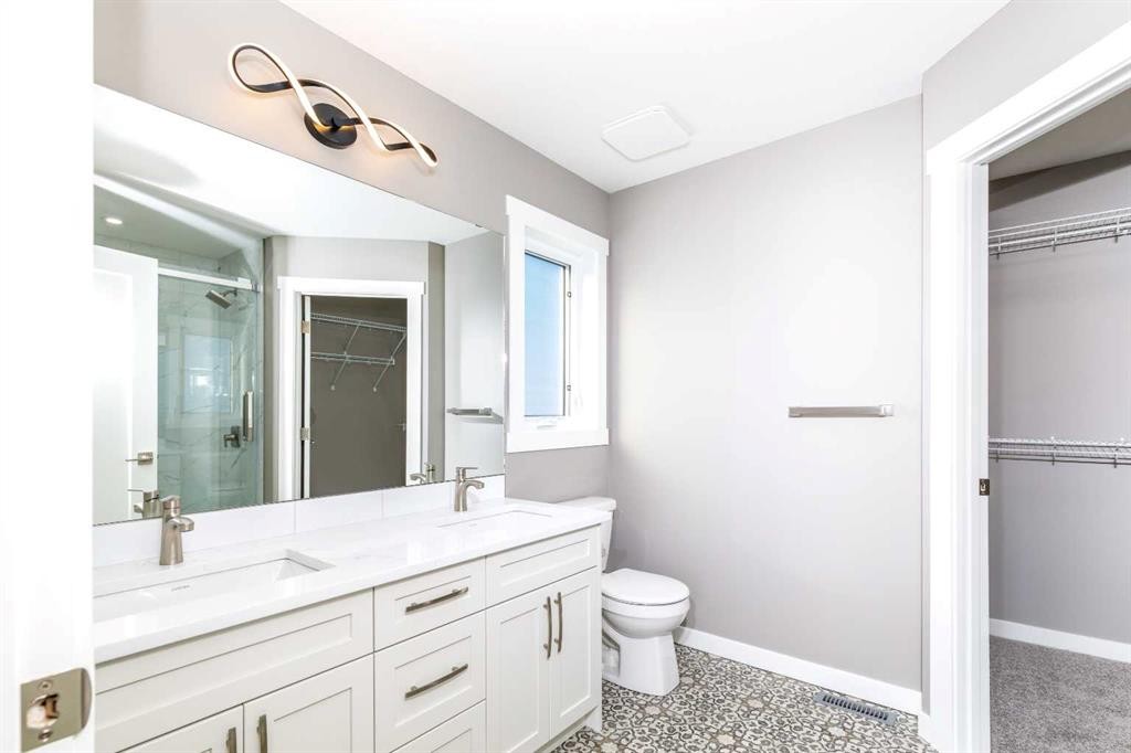 55 Everson Close, Red Deer, AB - Indoor Photo Showing Bathroom