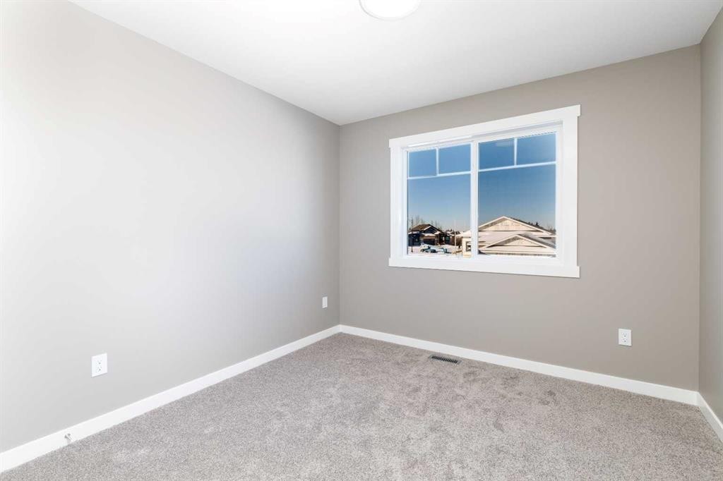55 Everson Close, Red Deer, AB - Indoor Photo Showing Other Room