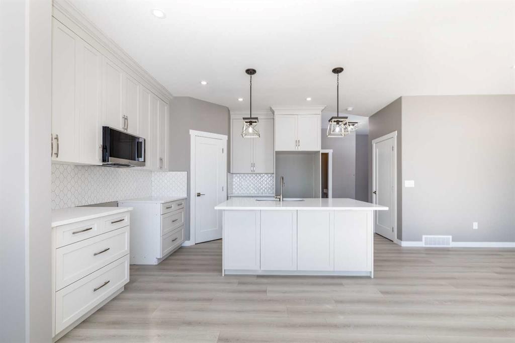 55 Everson Close, Red Deer, AB - Indoor Photo Showing Kitchen With Upgraded Kitchen